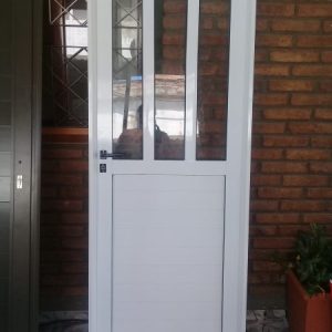 PUERTA ALUMINIO 80 X 200 MEDIO VIDRIO